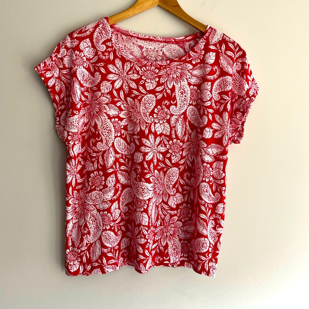 LOFT Red and White Floral Paisley Short Sleeve Top size M